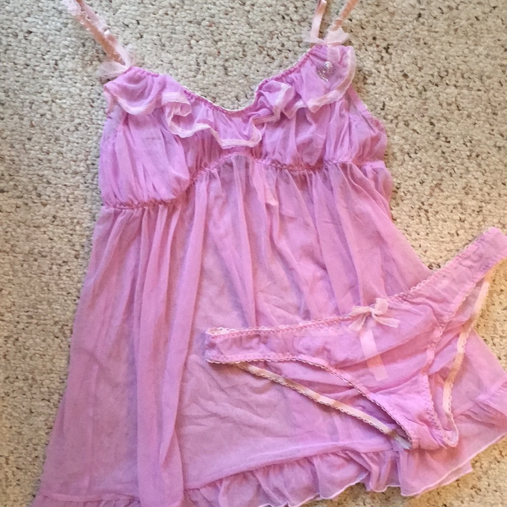 NWOT Victoria’s Secret lingerie set, large